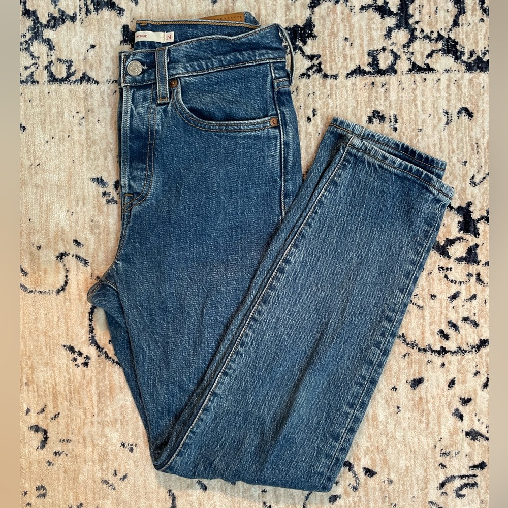 Levi’s Wedgie Straight Leg Jean